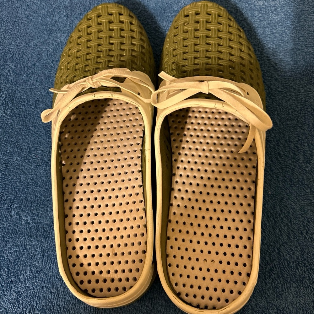 Barbara King Sale Steppers Slip On Gardening Shoes Green Size Medium (9-10 US)